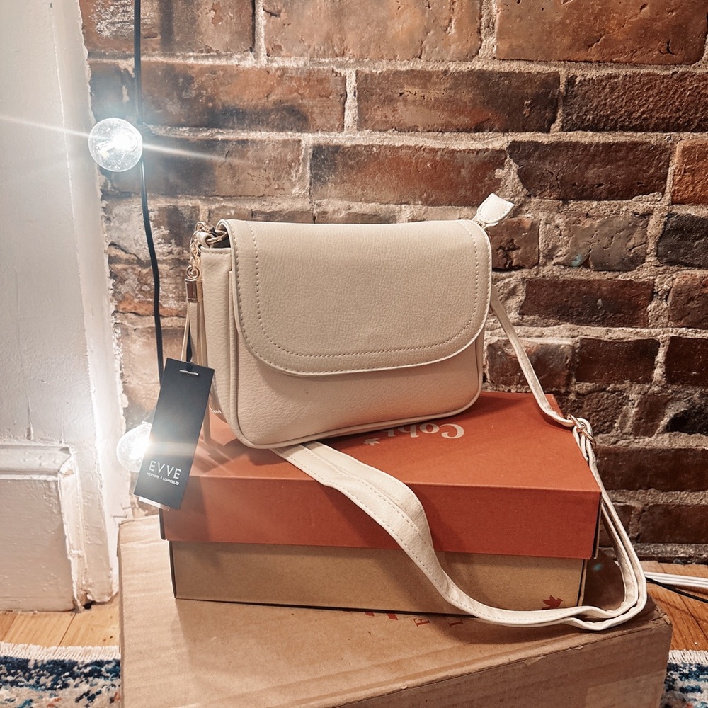 White Evve crossbody bag